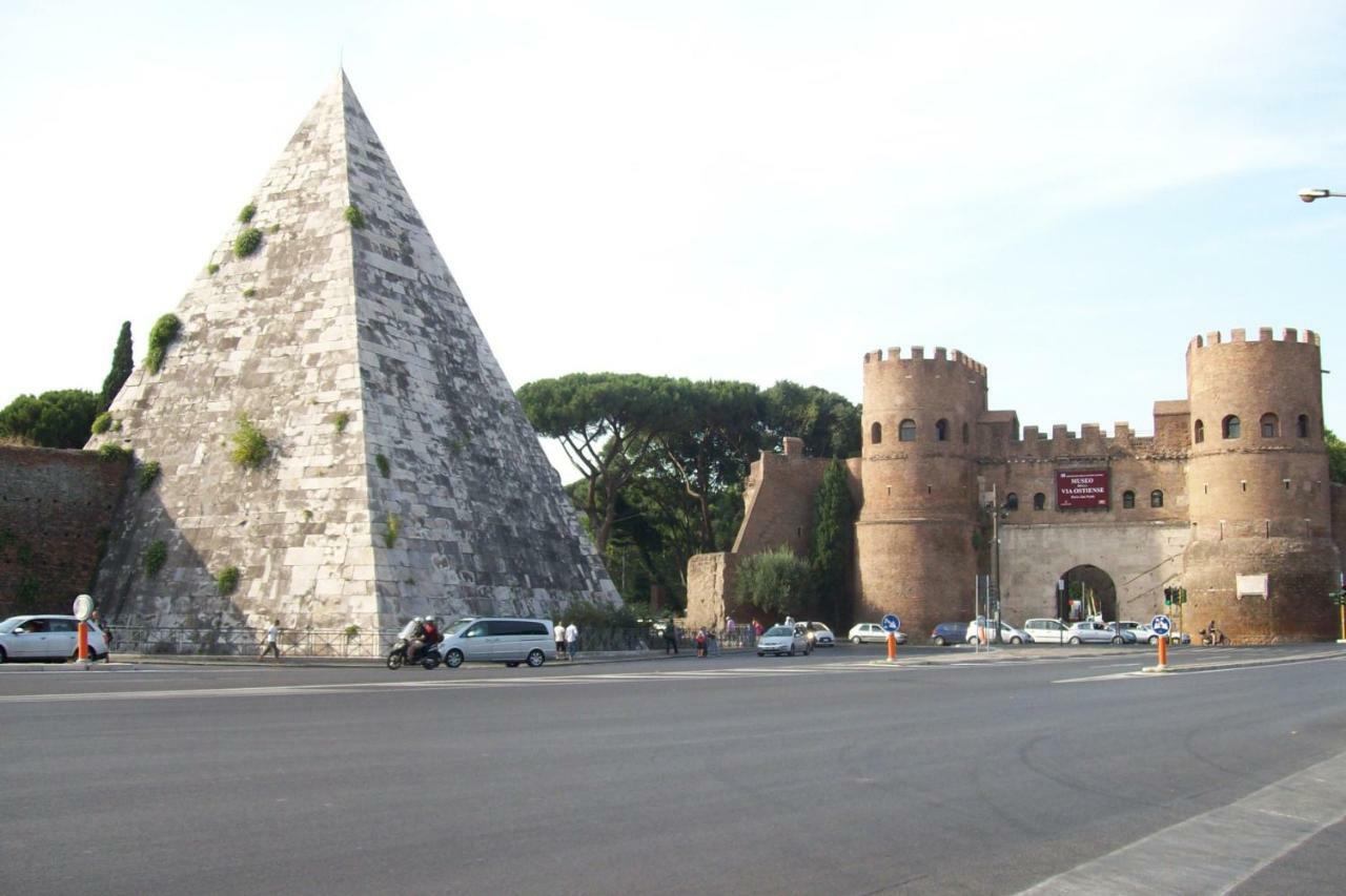 Modern Apartment Near Colosseum Rom Eksteriør billede